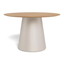 Soli dining table