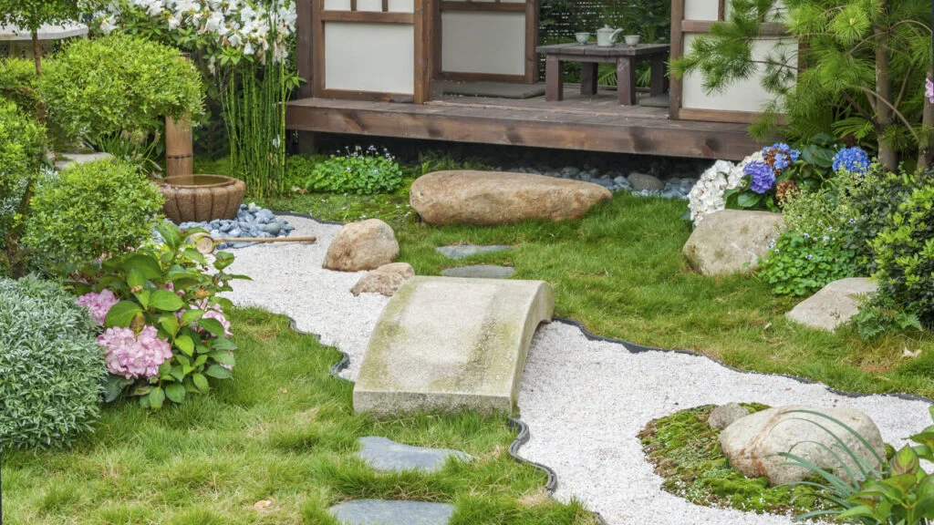 Ozdoby do ogrodu japońskiego powinny kojarzyć się z naturą i harmonią.