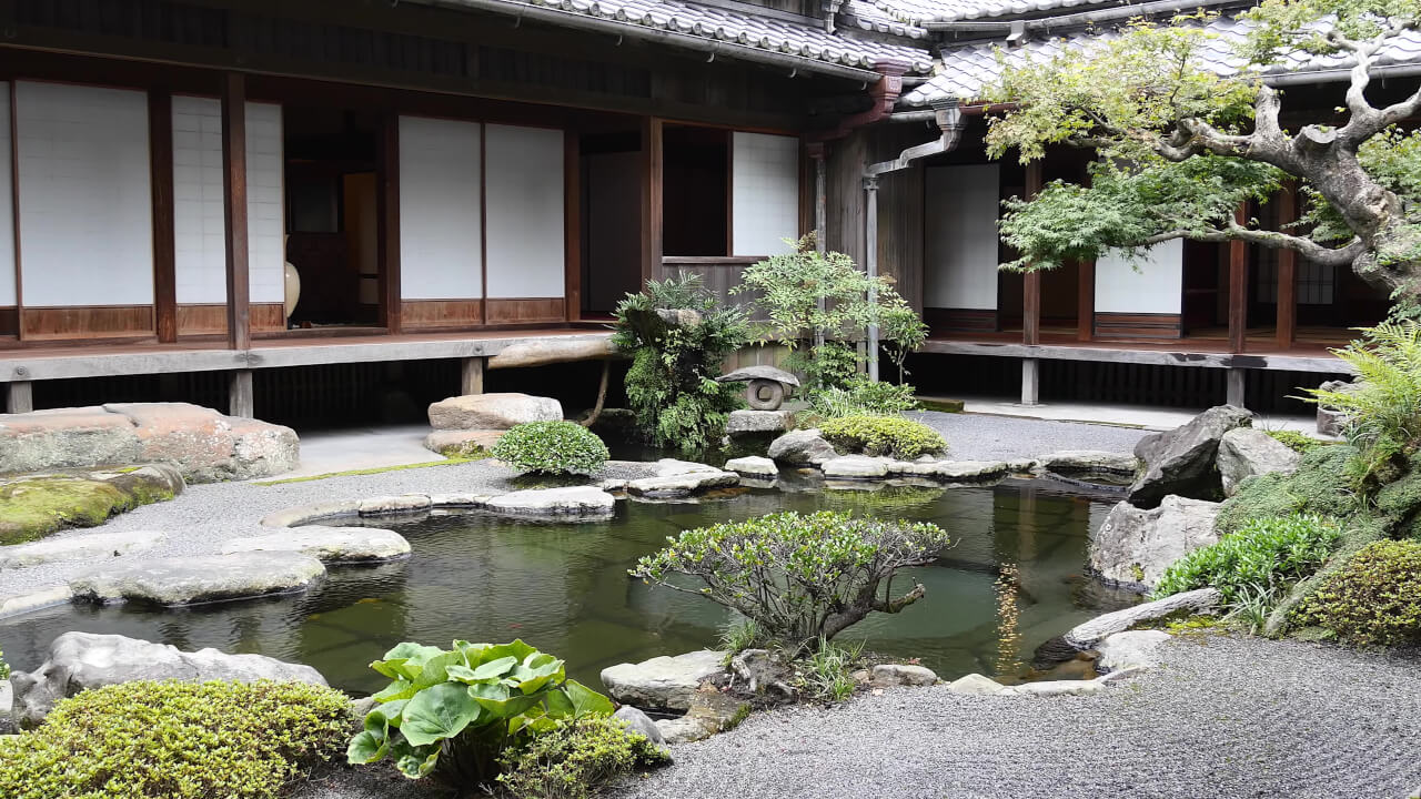 Jak założyć własny ogród japoński? Sekret sztuki tkwi w detalach!